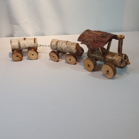 Traktor aus Birkenholz mit 2 Wagons