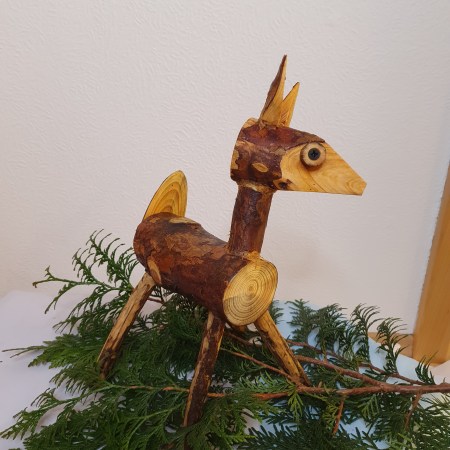 Reh aus Holz