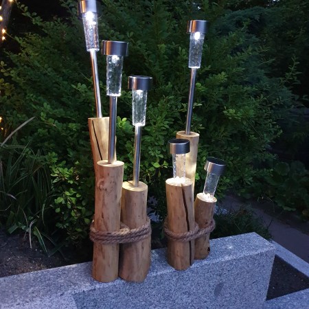 Naturholzdko mit Solarbeleuchtung