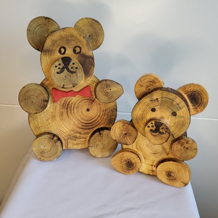 Großer Bär mit Schleife
