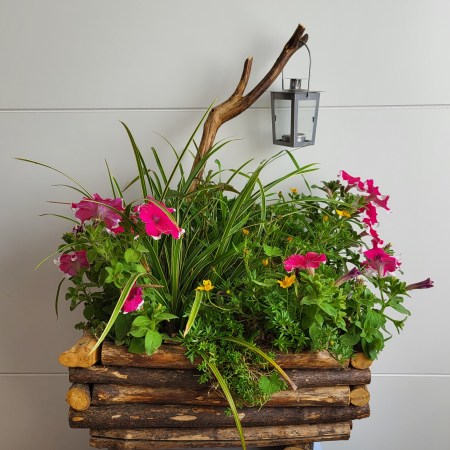 Blumengesteck aus Naturholz