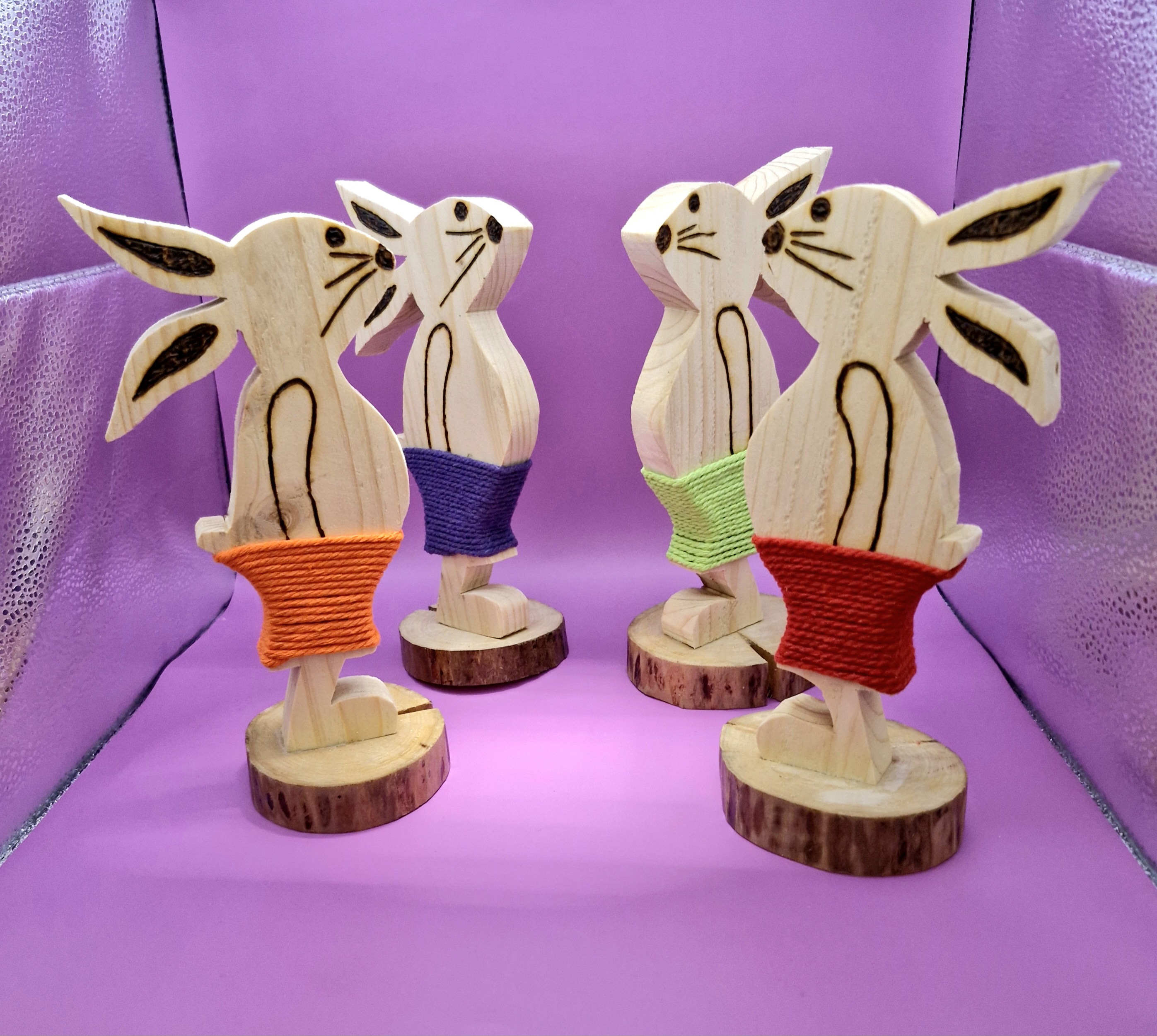 Osterhase mit Hose