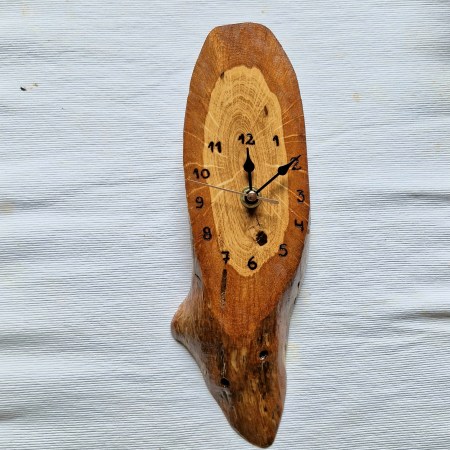Holzscheibenuhr
