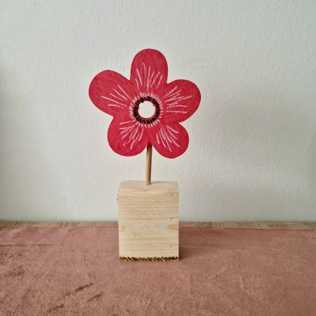 Holzblume mit handbemahlte Blüte
