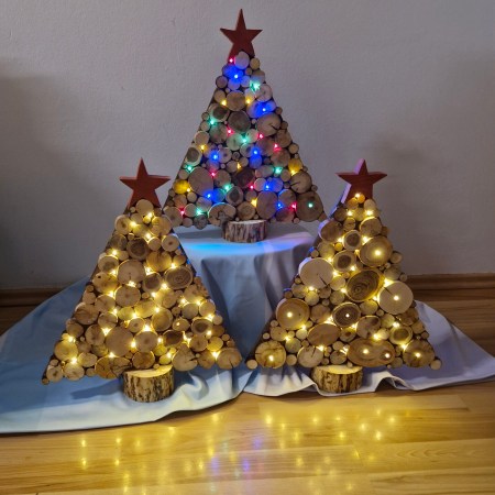 Naturholzscheiben Baum mit Timer und 30 Lichter