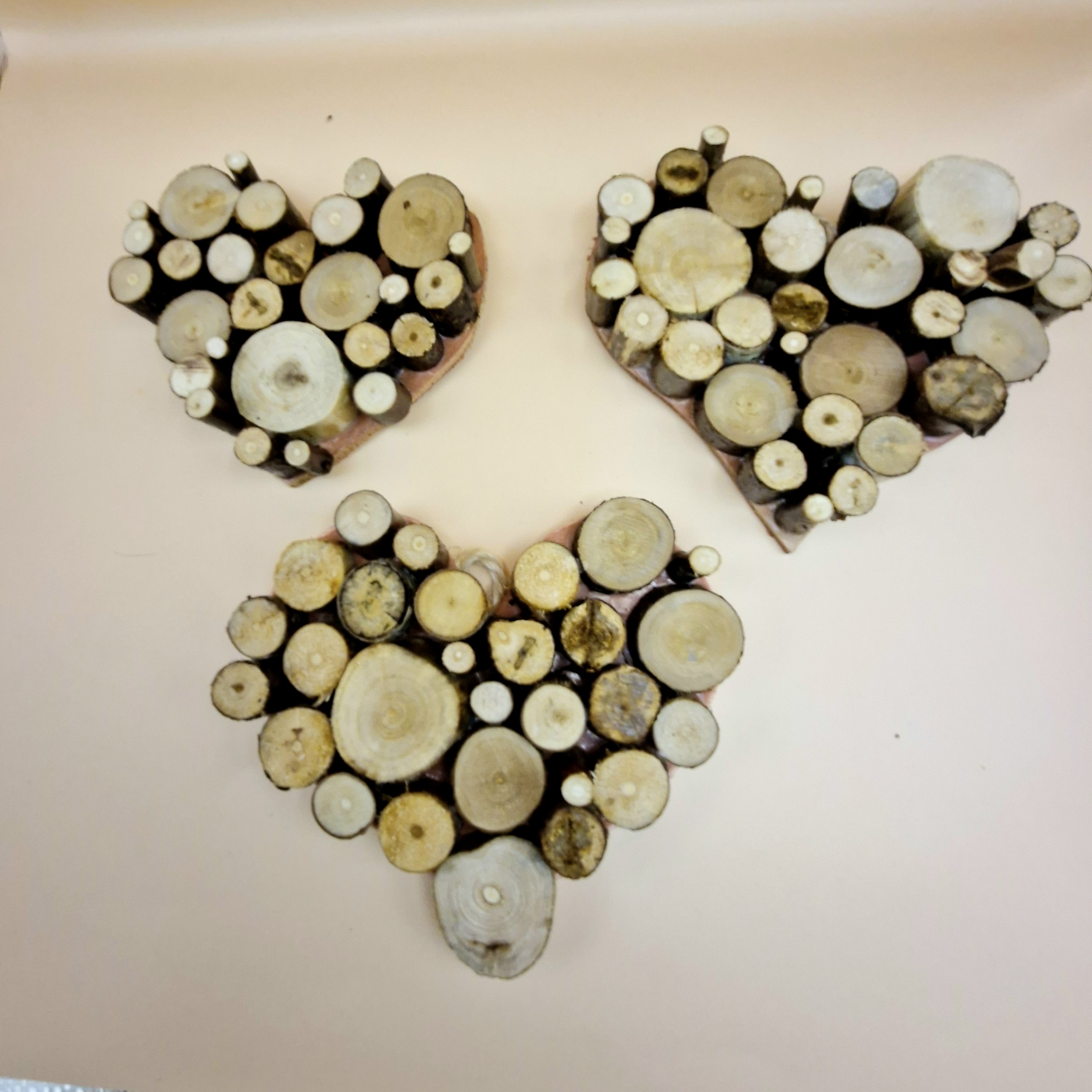 Kleines Herz aus Holzscheiben – Bild 4