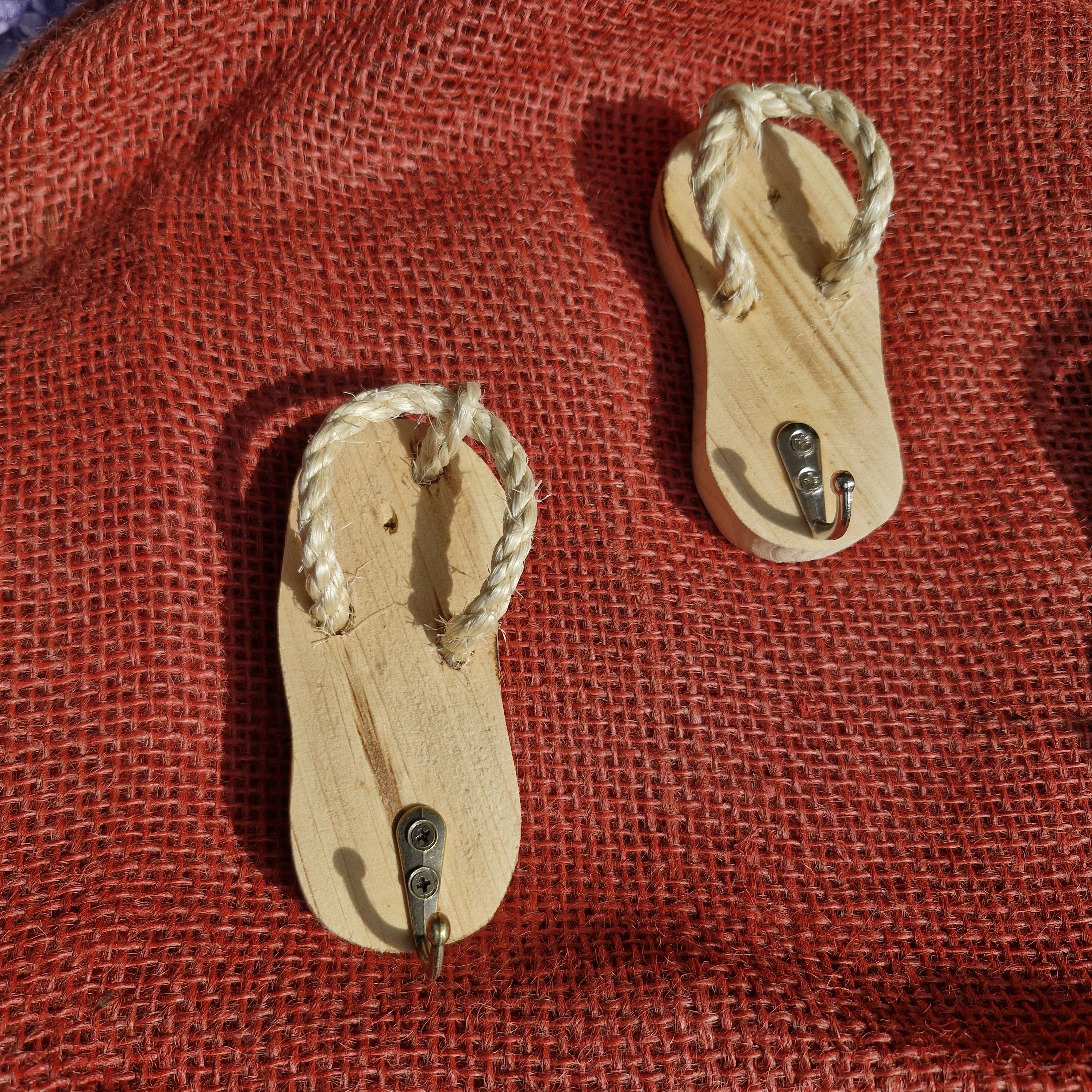 Flipp-Flops aus Holz geflammt