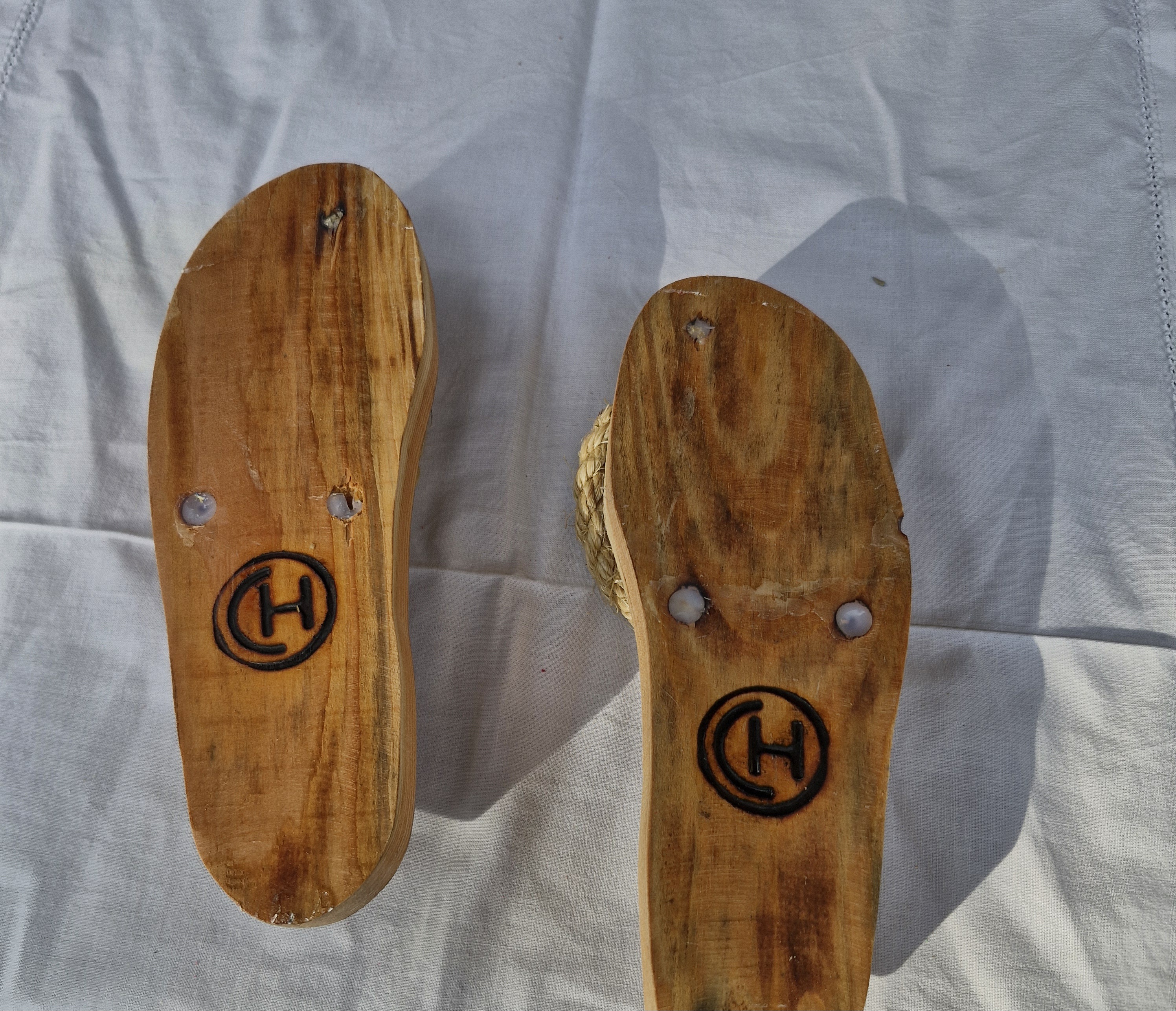 Holz Flip-Flop mit Haken – Bild 4