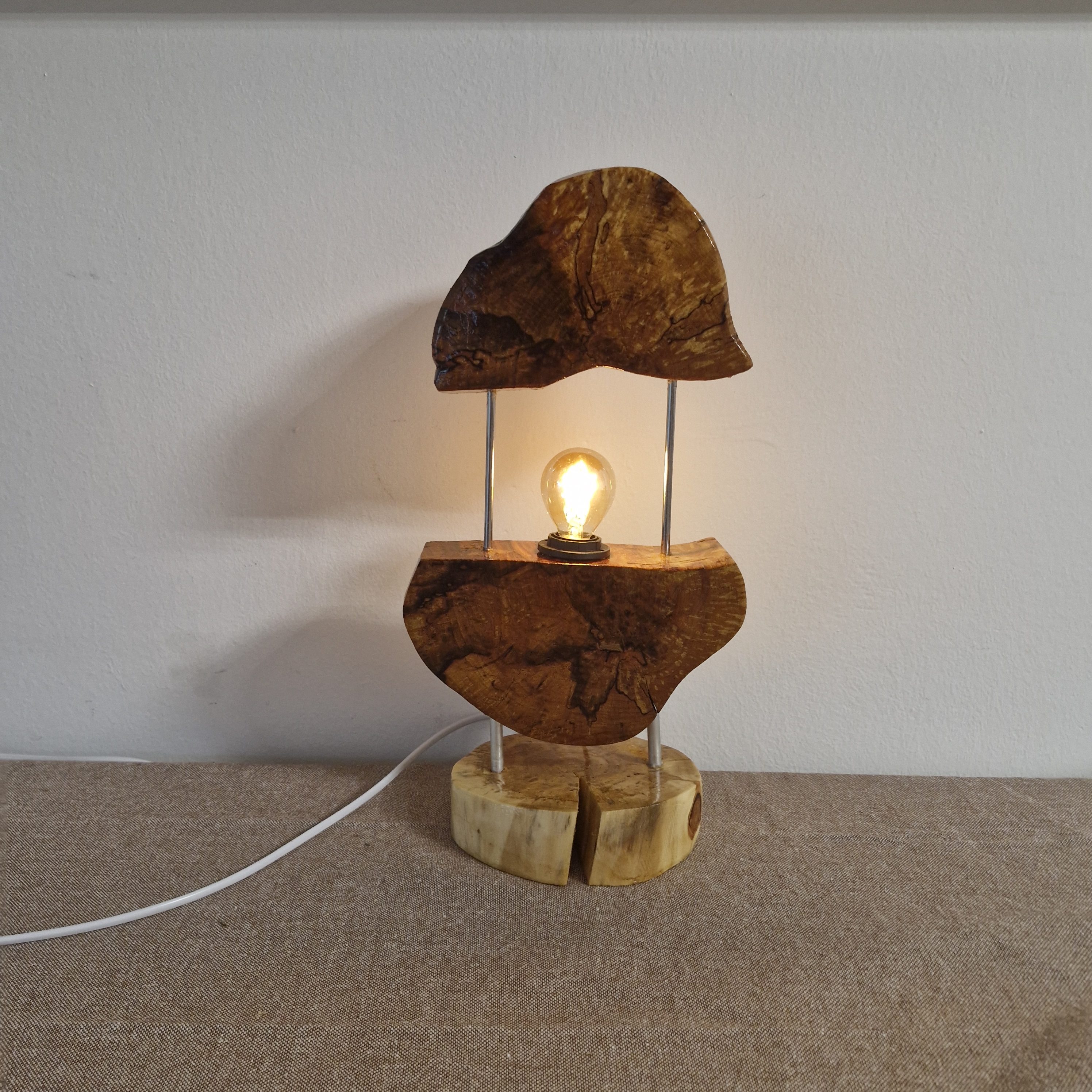 Handgefertigte Tischlampe aus Naturholz – Einzigartiges Unikat – Bild 5