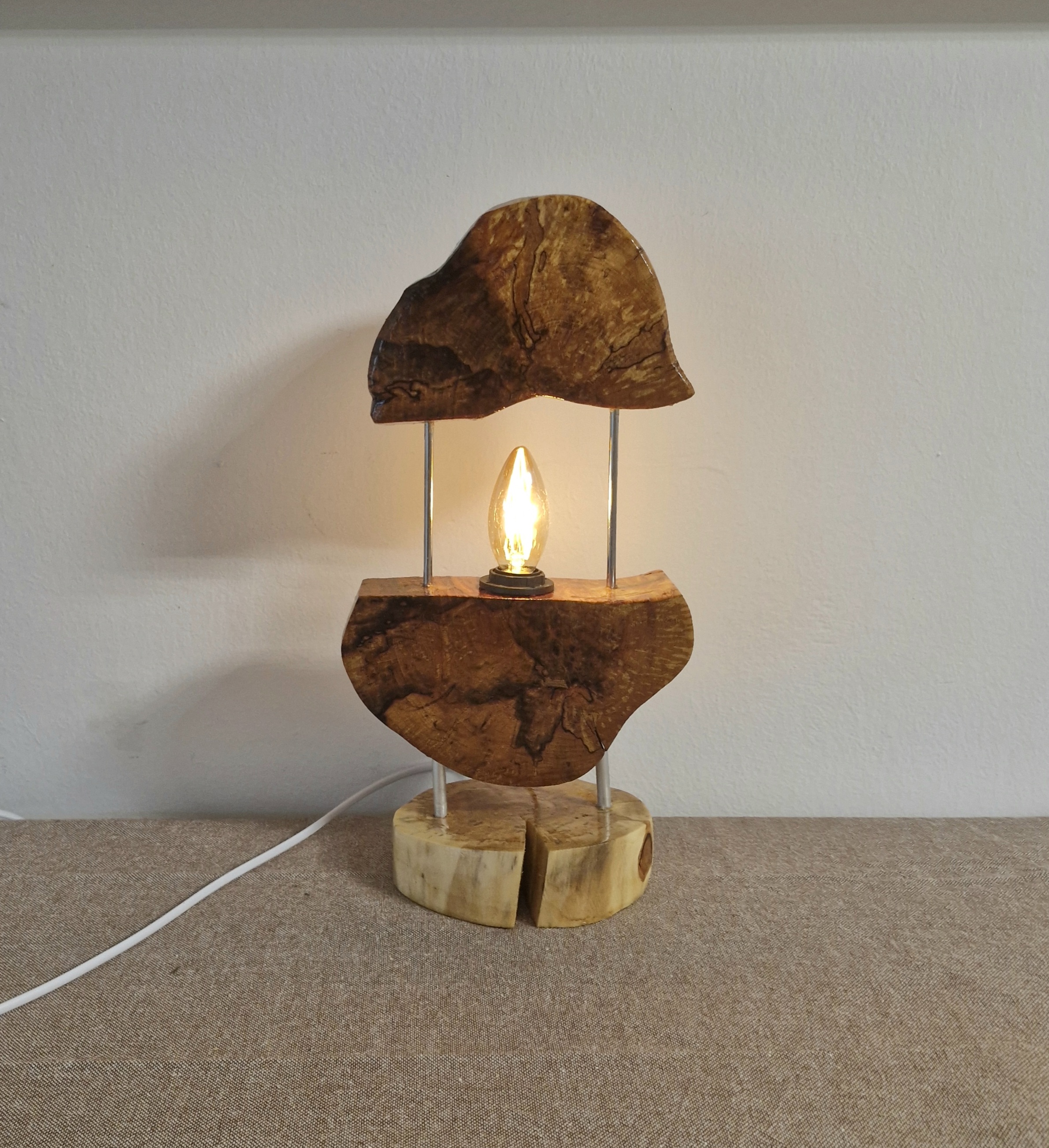 Handgefertigte Tischlampe aus Naturholz – Einzigartiges Unikat – Bild 4