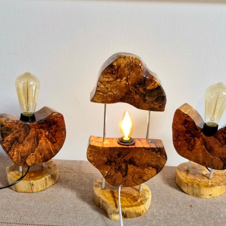 Lampen und Uhren